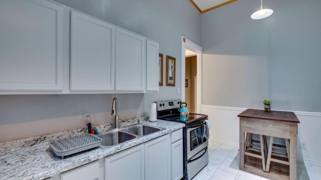 Elegant 2 Bed Directly On Forsyth Park Apartman Savannah Kültér fotó