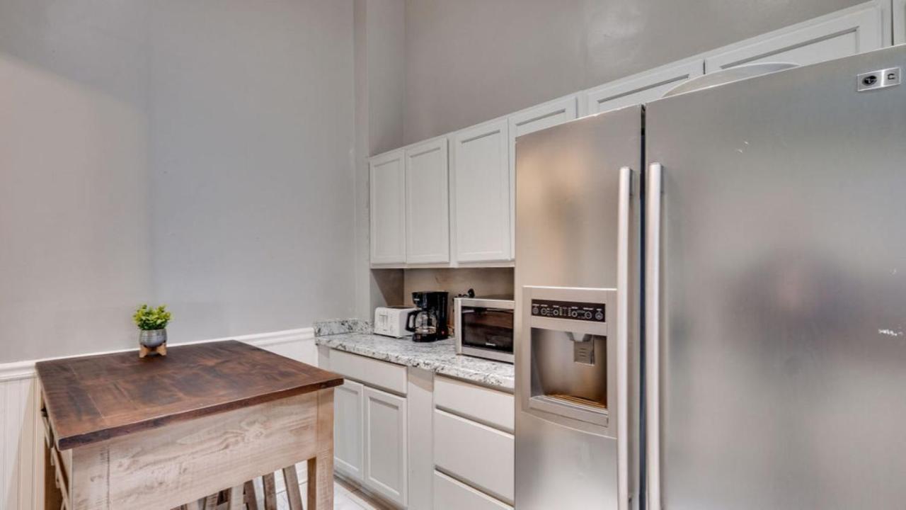 Elegant 2 Bed Directly On Forsyth Park Apartman Savannah Kültér fotó