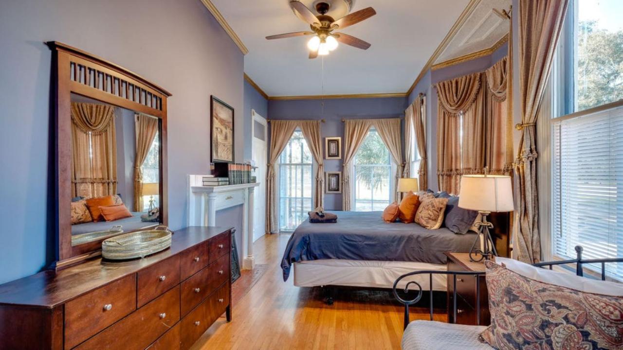 Elegant 2 Bed Directly On Forsyth Park Apartman Savannah Kültér fotó